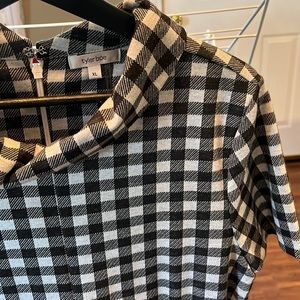 Black and white short sleeved dress — with POCKETS!! — sz XL — Tyler Boe